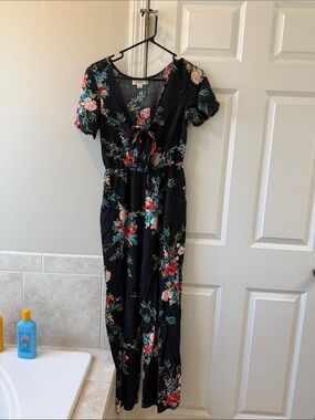 Band of Gypsies Black Floral Tie-Front Maxi Dress
